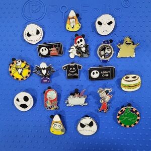NIGHTMARE BEFORE CHRISTMAS Disney Pin Trading Lot (19) + PINFOLIO